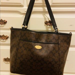 Coach Central Tote Zip